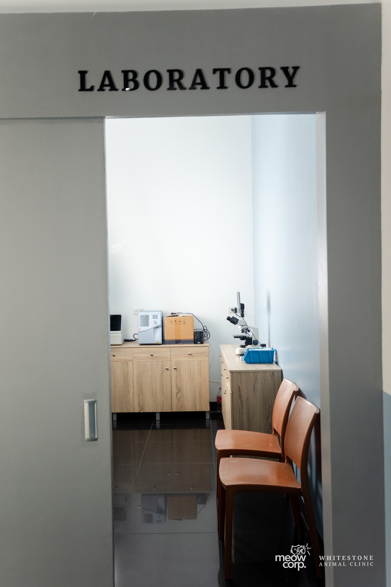 Image of the vets laboratory room